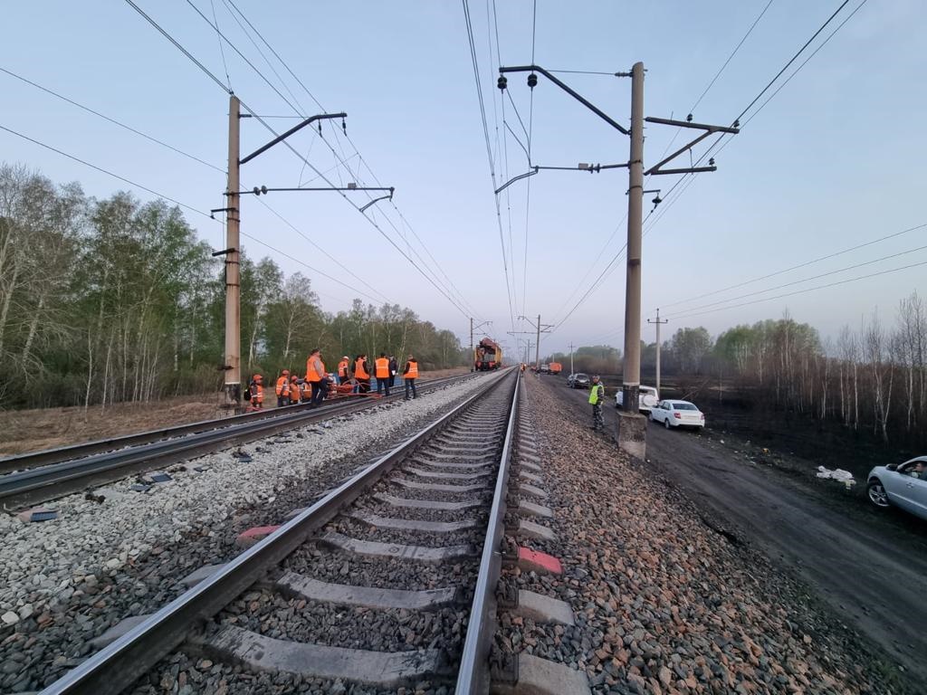 В Новосибирской области 19-летний железнодорожный рабочий погиб под тепловозом