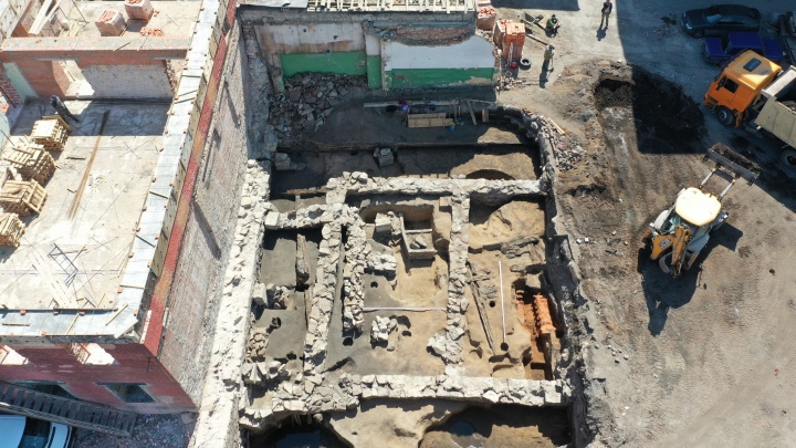 На раскопках рядом с новой набережной в центре Челябинска археологи нашли посуду бронзового века