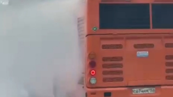 Автобус задымился на остановке «Донецкая» в Нижнем Новгороде