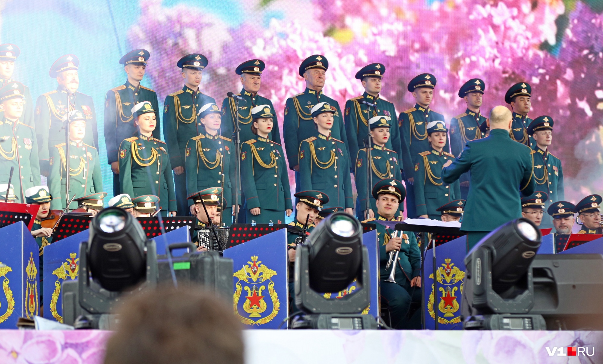 Военный оркестр открывал фестиваль фильмов о войне