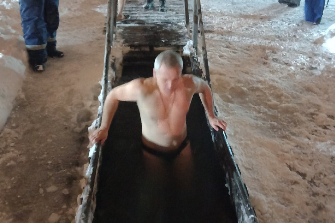 Примеру градоначальника последовали другие горожане Примеру градоначальника последовали другие горожане