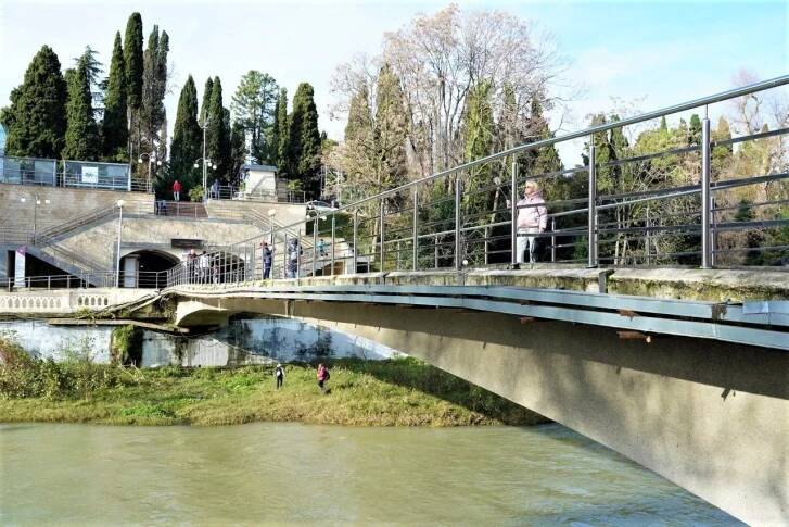 Ривьерский мост был признан аварийным и с декабря закрыт для пешеходов