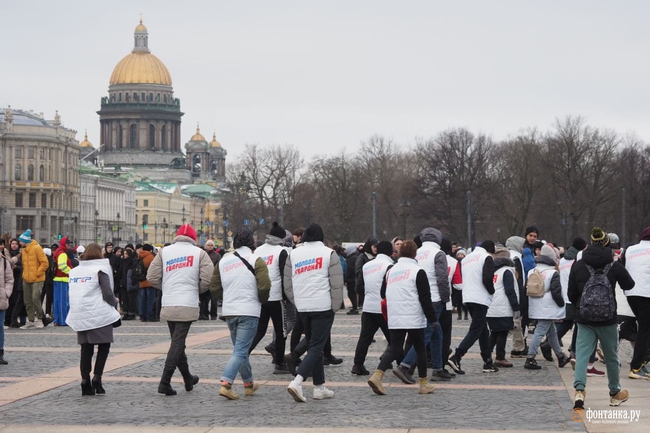 Сегодня санкт. Флэшмоб на Дворцовой площади. Митинг на Дворцовой. Митинг в Питере. Митинг на Дворцовой площади.