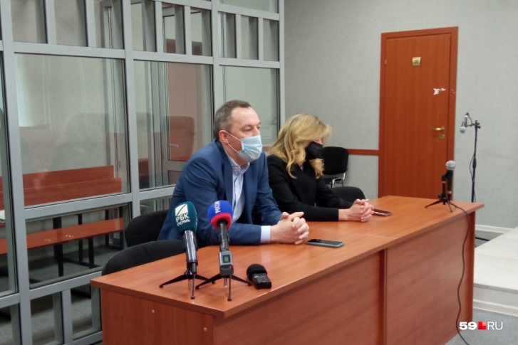 Алексей Бурнашов и его адвокат на сегодняшнем заседании