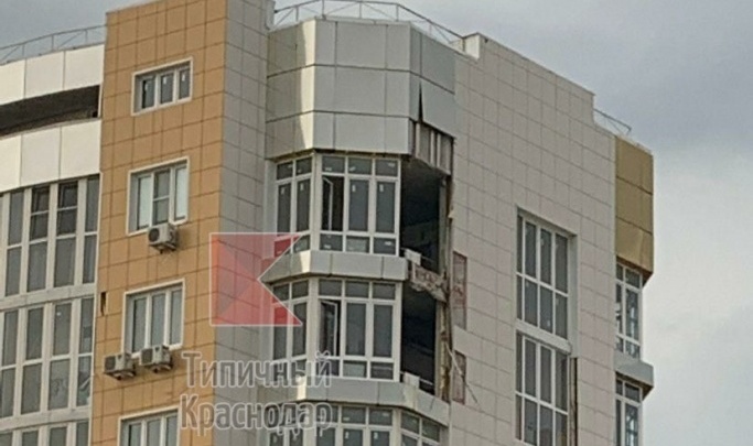 Прокуратура: застройщик восстановит окна в краснодарской многоэтажке, которые вырвало ветром