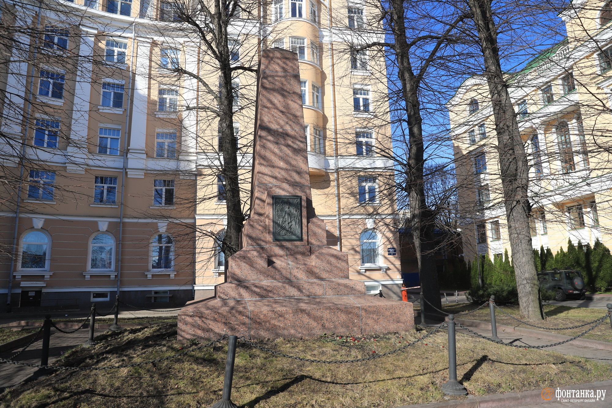 Памятник на месте взрыва дачи Столыпина