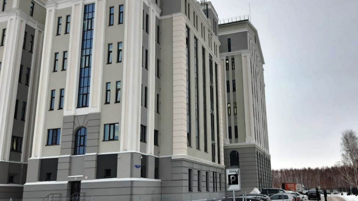 В Омске закончили строительство здания областного суда за миллиард рублей