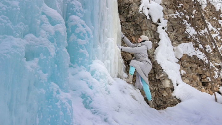 Царство льда. Любуемся замерзшим водопадом в 15 минутах езды от центра Нижнего