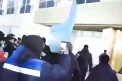 Президент Казахстана поручил правительству срочно рассмотреть ситуацию Президент Казахстана поручил правительству срочно рассмотреть ситуацию
