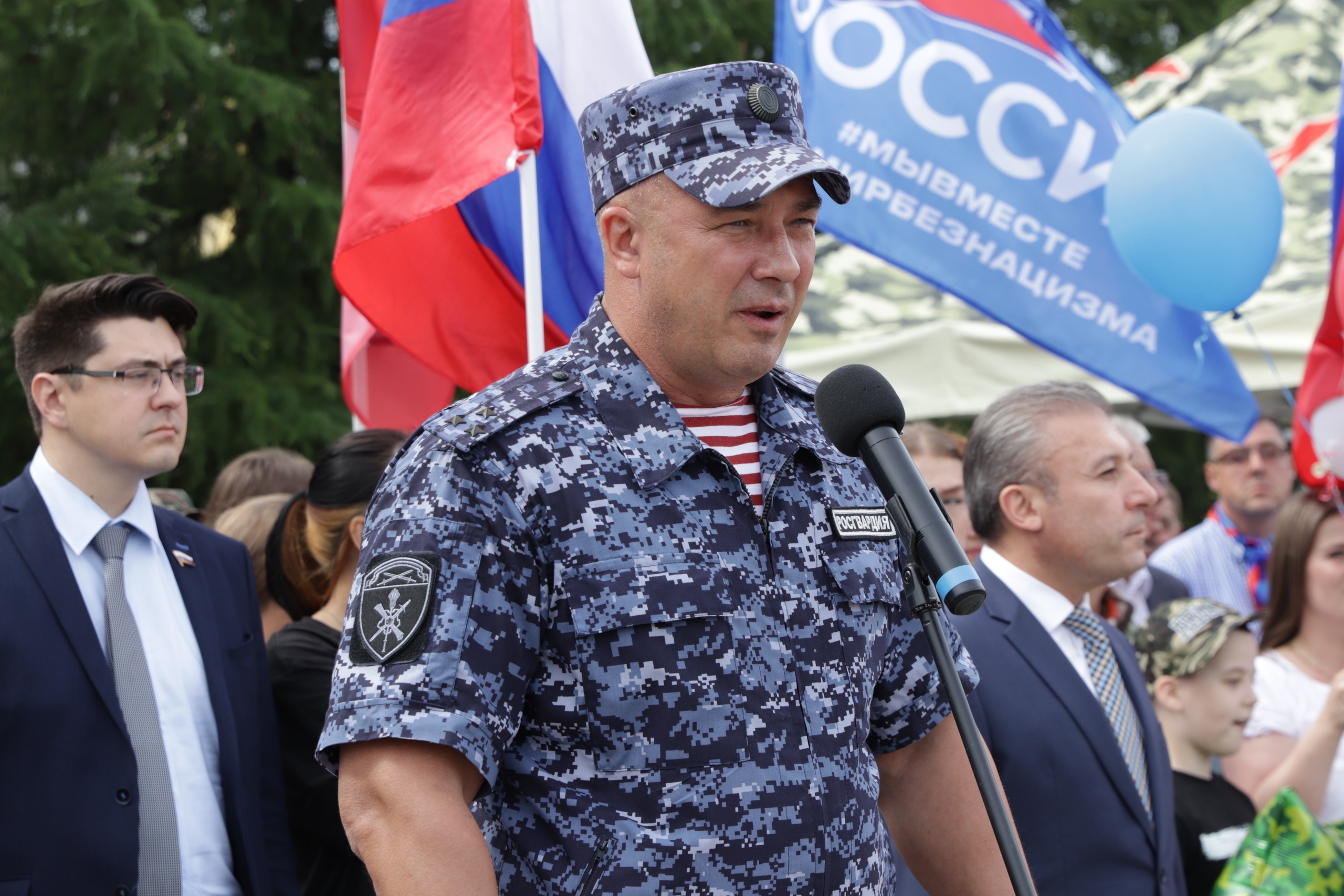 С возвращением сослуживцев поздравил начальник Управления Росгвардии по Архангельской области Андрей Горбунов С возвращением сослуживцев поздравил начальник Управления Росгвардии по Архангельской области Андрей Горбунов