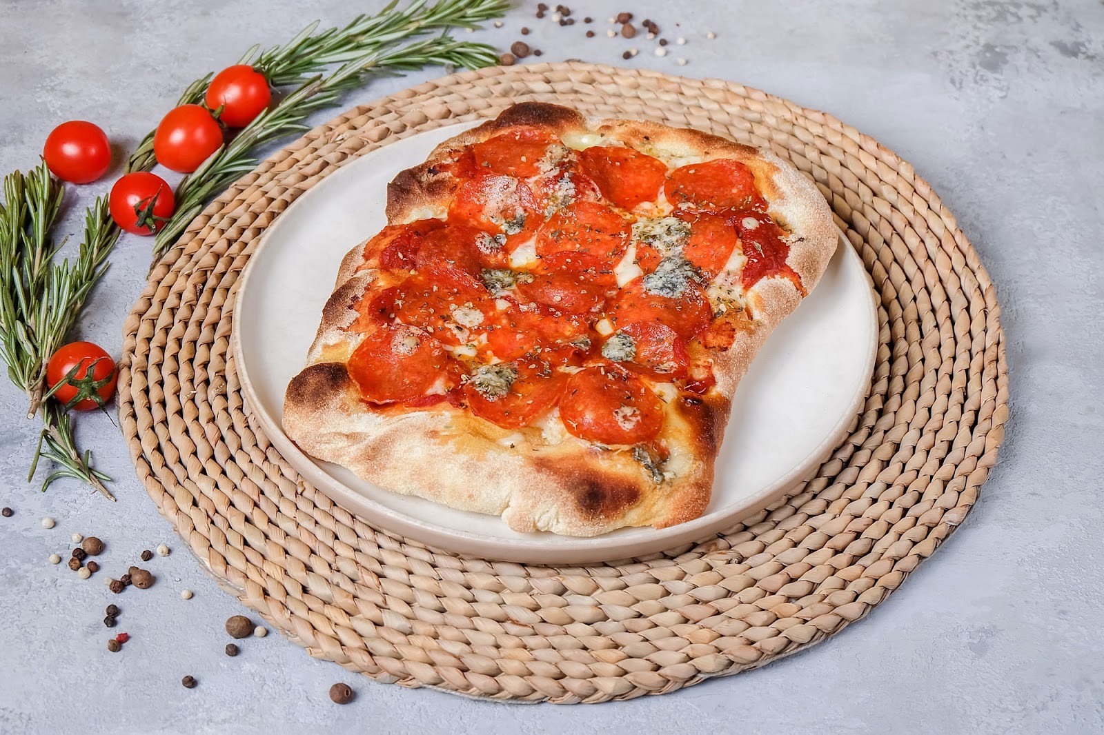 трюфельная пепперони пицца (120) фото