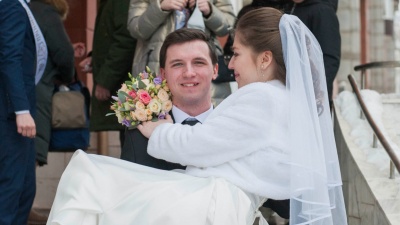 «Мы бронировали свадьбу с прошлого лета»: истории шести пермских пар, поженившихся в красивую дату 22.02.2022
