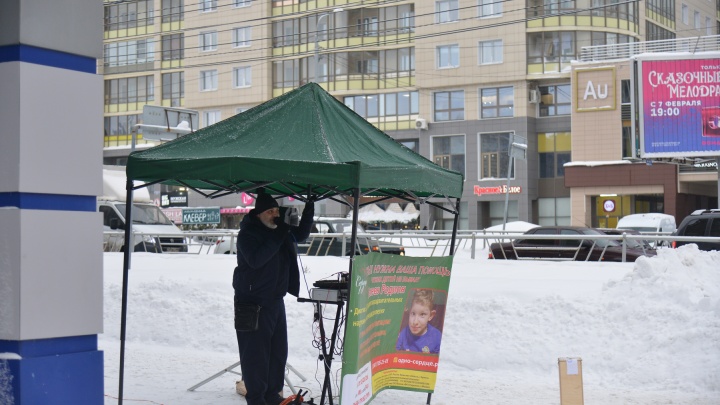 Поющие волонтеры в Архангельске собирают деньги на лечение мальчика из Казани: кто они такие