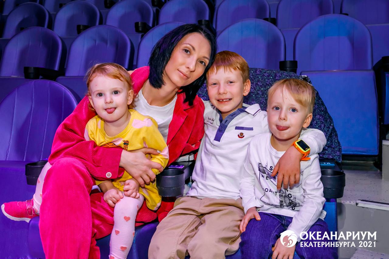 Лина считает, что не может позволить себе выглядеть плохо — чтобы не догадывались, как она порой устает Лина считает, что не может позволить себе выглядеть плохо — чтобы не догадывались, как она порой устает