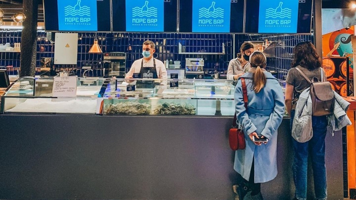 В Екатеринбурге выставили на продажу ресторан, где готовят гигантских устриц и морских ежей