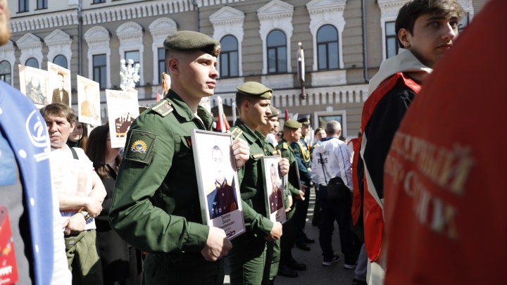 Портреты погибших на Украине возглавили «Бессмертный полк» в Тюмени