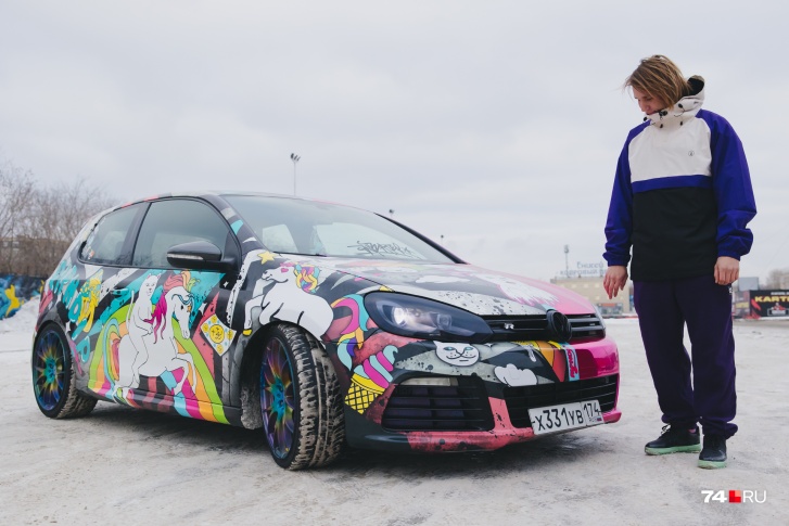 Денис Кардонов за рулем Volkswagen Golf-R ездит три года Денис Кардонов за рулем Volkswagen Golf-R ездит три года