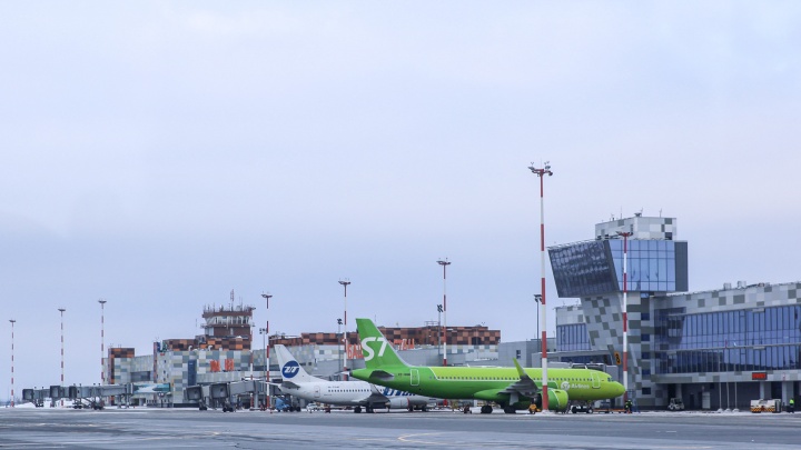 Часть летящих в Оренбург самолетов могут перенаправить в Уфу. В авиакомпании объяснили почему