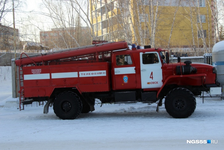 На место пожара выехали 19 сотрудников МЧС На место пожара выехали 19 сотрудников МЧС