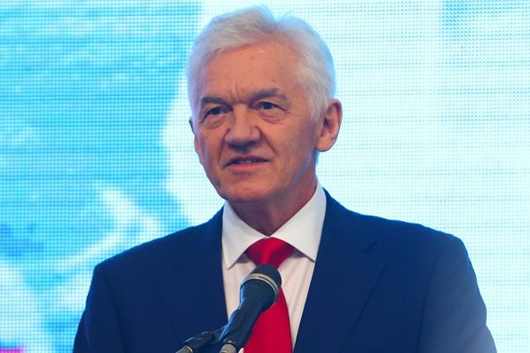 Тимченко владеет частной инвестиционной группой Volga Group. А еще занимает пост президента хоккейной команды СКА и председателя совета директоров КХЛ