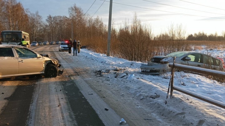 Разбито четыре машины: на подъезде к Рыбинску в аварии пострадали женщина и подросток