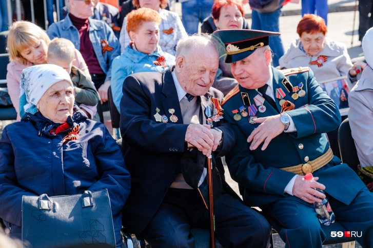 Замминистра Евгений Рожнёв предложил с помощью кодового слова ускорить оказание медпомощи, если кому-то из ветеранов станет плохо во время праздничных мероприятий