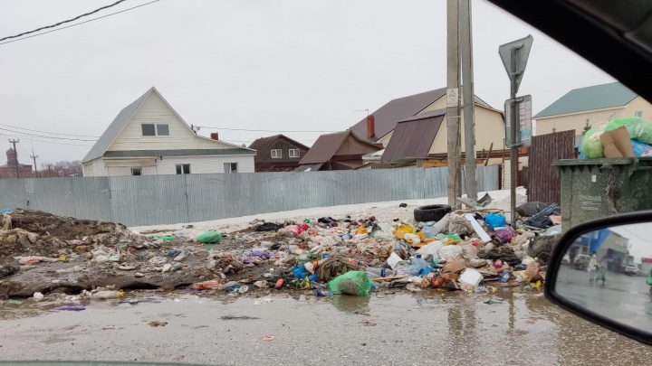 Поселок под Казанью утопает в мусоре. Разбираемся, что происходит в Куюках