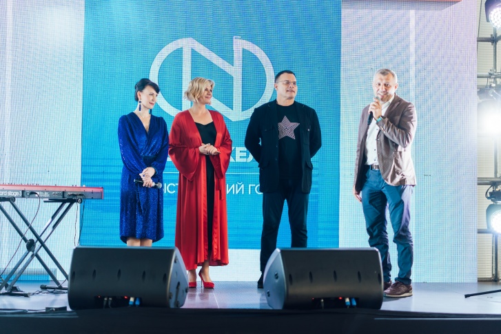 Звезды российского театра и кино дали концерт на Быстринском ГОКе