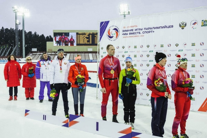 Анастасия Багиян (третья справа) завоевала на Играх три золота, серебро и бронзу