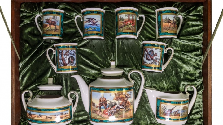 Чайный сервиз, выставленный Евгением Куйвашевым на «Екатерининской ассамблее», купили за 42 миллиона рублей