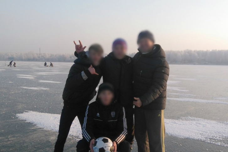 Мужчина начал ездить к одному подростку, но вскоре стал общаться и с другими детьми Мужчина начал ездить к одному подростку, но вскоре стал общаться и с другими детьми
