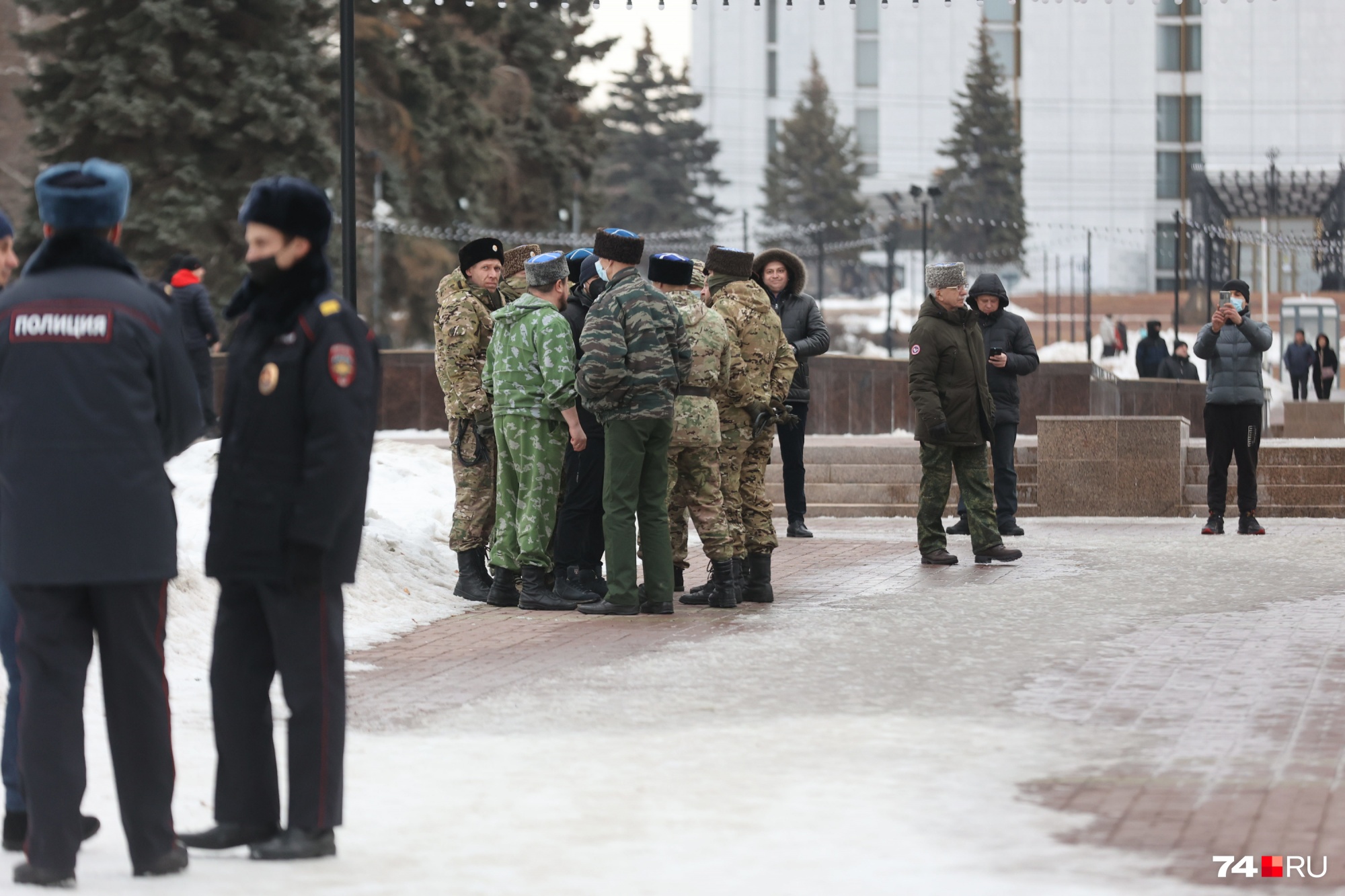 На помощь полиции приехали казаки