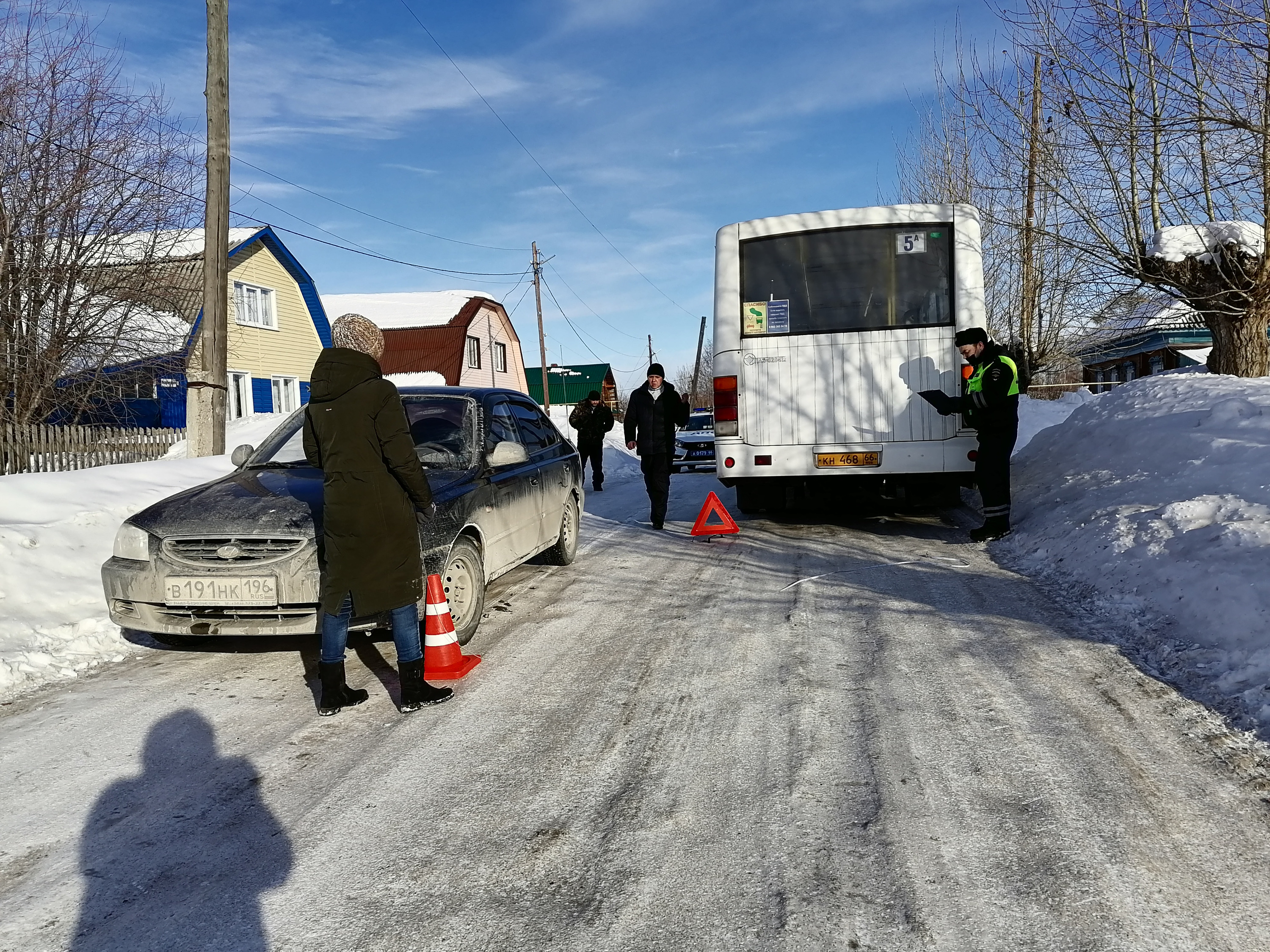«Мальчик выбежал из-за автобуса». На Урале автомобилист сбил 5-летнего ребенка, но избежал штрафа