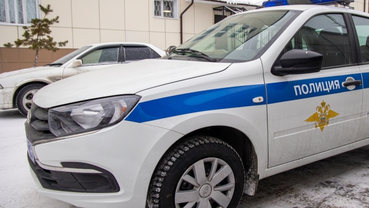 Недовольный громкой музыкой житель Академгородка расстрелял машины во дворе