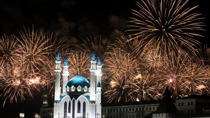 В Казани отгремел салют в честь 77-й годовщины Победы: публикуем 20 волшебных кадров