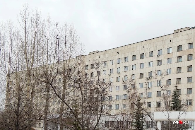 Сейчас пациент проходит лечение в ОКБ № 3 на проспекте Победы, но прогнозов по его восстановлению врачи не дают Сейчас пациент проходит лечение в ОКБ № 3 на проспекте Победы, но прогнозов по его восстановлению врачи не дают