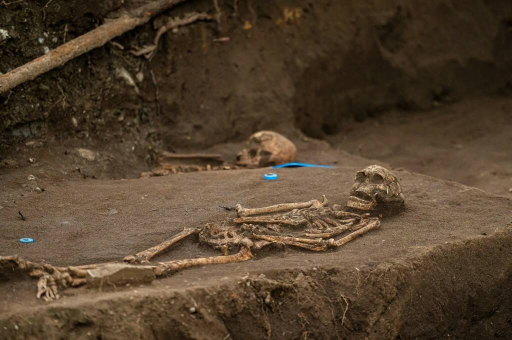 Археологи уже обнаружили пять христианских захоронений IX–X веков и предметы быта того времени