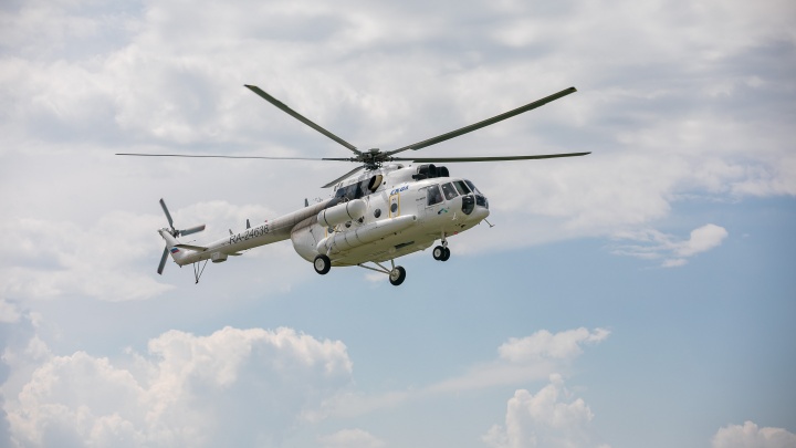 Вахтовиков вывозили вертолетом из Подтесово: паром не смог пришвартоваться к берегу