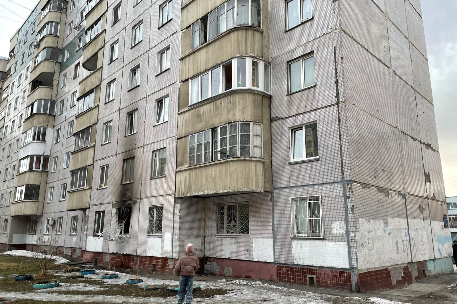 Мужчина получил ожоги половины тела при пожаре в Новосибирске