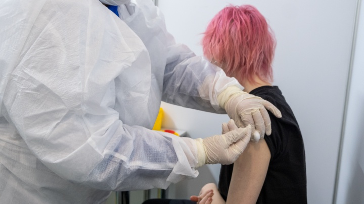 Власти Зауралья рассказали, как подростков вакцинируют от COVID-19 и где это можно сделать
