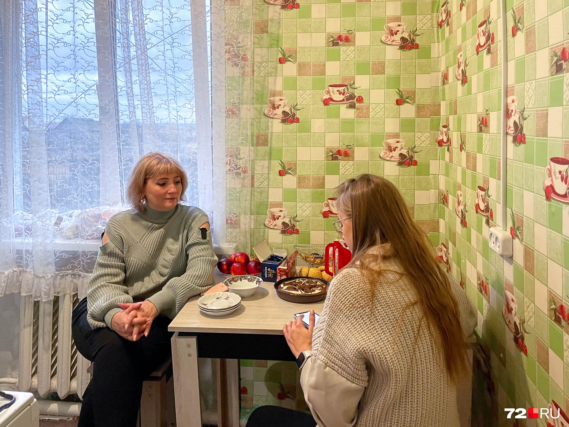 Вера сначала заехала в пустую квартиру. Постепенно она сама стала приобретать мебель Вера сначала заехала в пустую квартиру. Постепенно она сама стала приобретать мебель