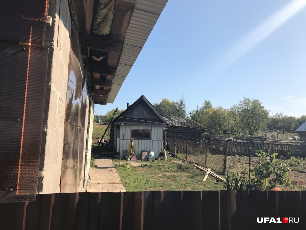 Дом Умара, где молодые люди праздновали день рождения подруги Дом Умара, где молодые люди праздновали день рождения подруги