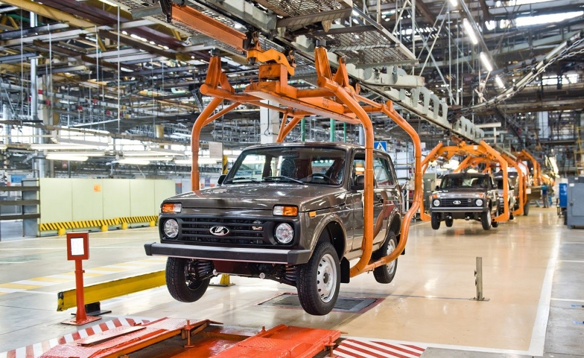 АВТОВАЗ сейчас занят перезапуском 45-летней Lada Niva Legend, также лишенной кондиционера АВТОВАЗ сейчас занят перезапуском 45-летней Lada Niva Legend, также лишенной кондиционера