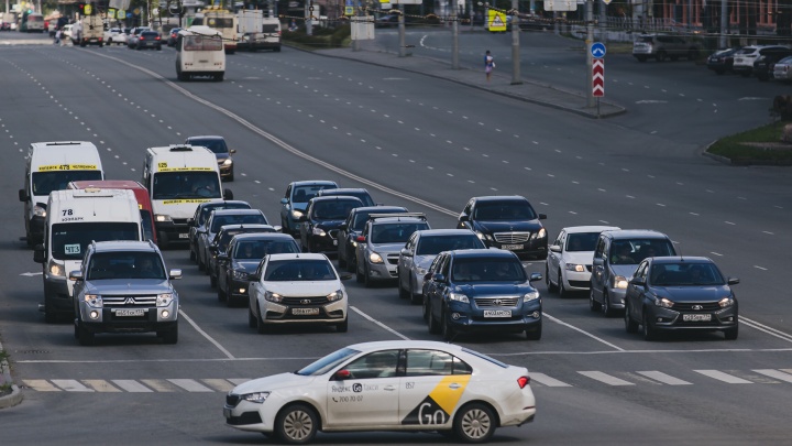 В Челябинске повысили цены на такси. Ждем «бомбил» на дорогах?