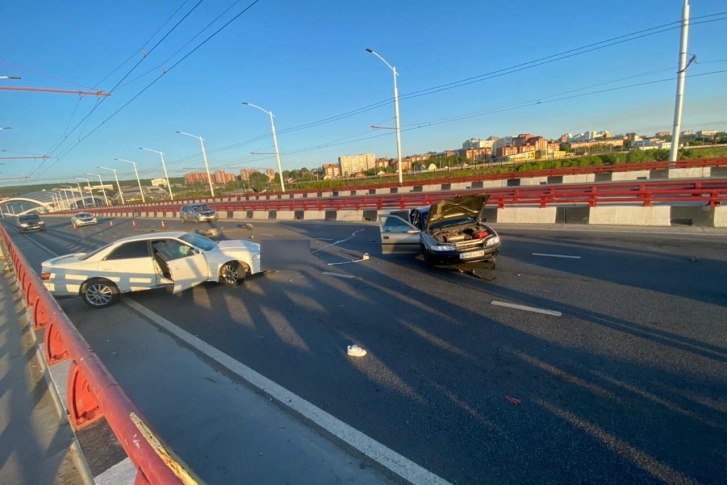 ДТП с погибшей девушкой произошло на Академическом мосту 29 мая в Иркутске