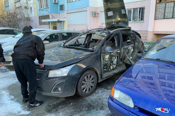 Машину сильно разворотило Машину сильно разворотило