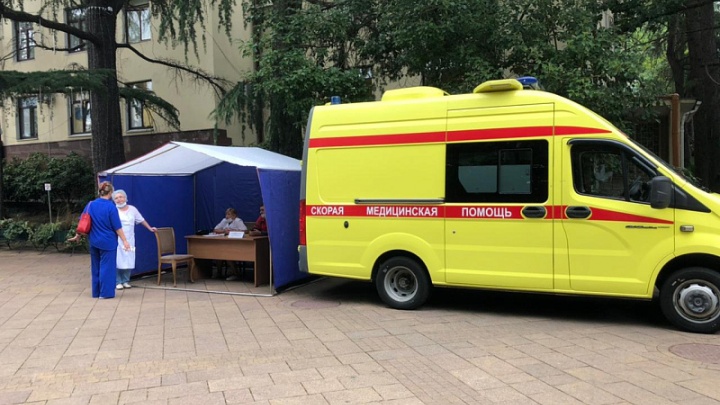 В центре Сочи открыли мобильный пункт для вакцинации от гриппа