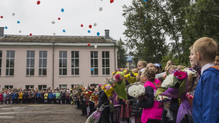Чиновники Поморья лично купят вещи для школьников-беженцев из ДНР и ЛНР