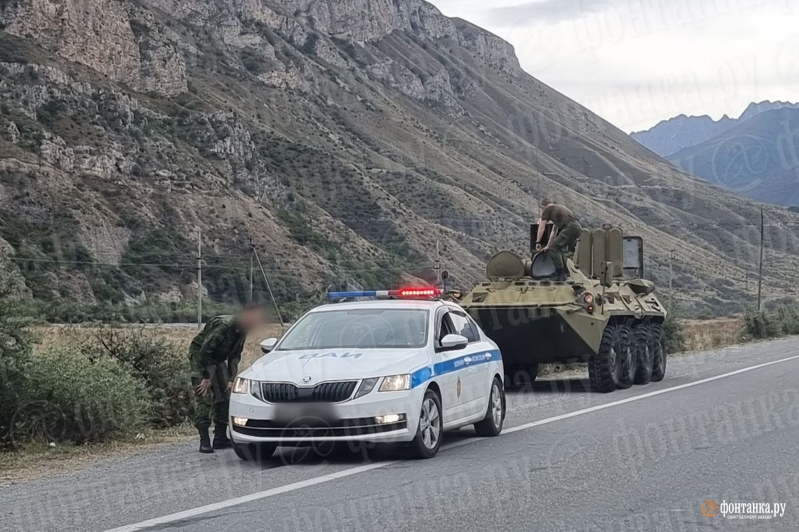 Приехал мобильный военкомат, люди спят стоя. Что происходит на границе с  Грузией | 28.09.2022 | Санкт-Петербург - БезФормата