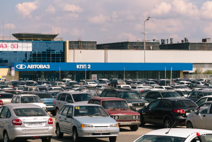 Автогигант Тольятти будет простаивать еще некоторое время Автогигант Тольятти будет простаивать еще некоторое время